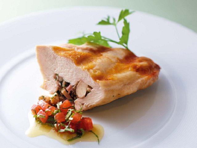 クランベリーとブリーチーズを詰めた鶏の胸肉のレシピ